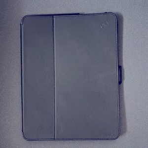 Speck Balance Folio Hardshell Case for iPad Pro